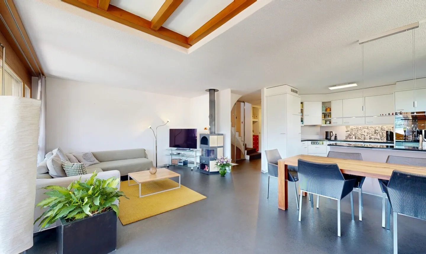 Maison familiale spacieuse avec vue - Photo 3 sur 11