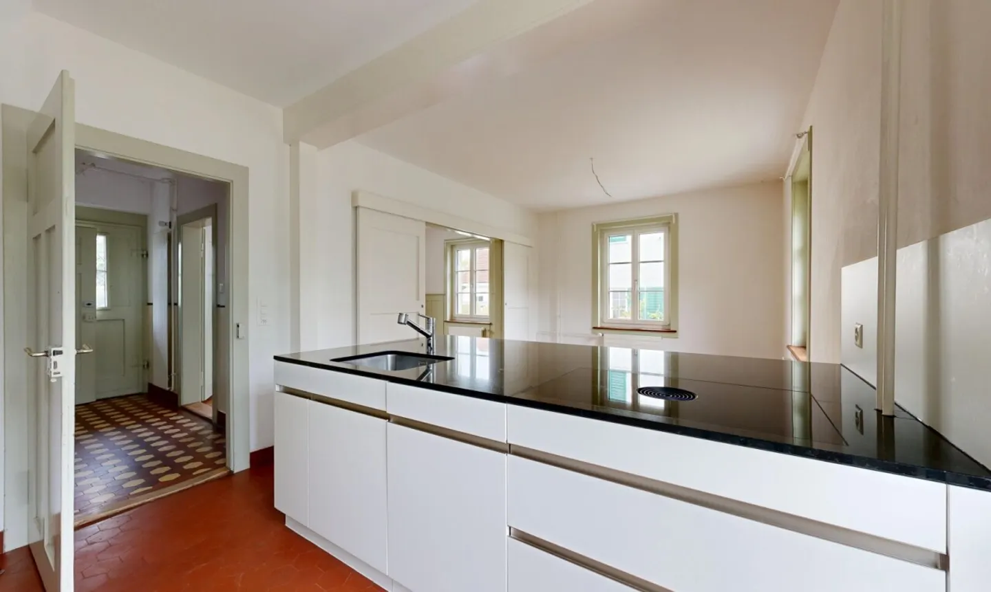 Maison individuelle détachée, modernisée avec charme historique - Photo 5 sur 11