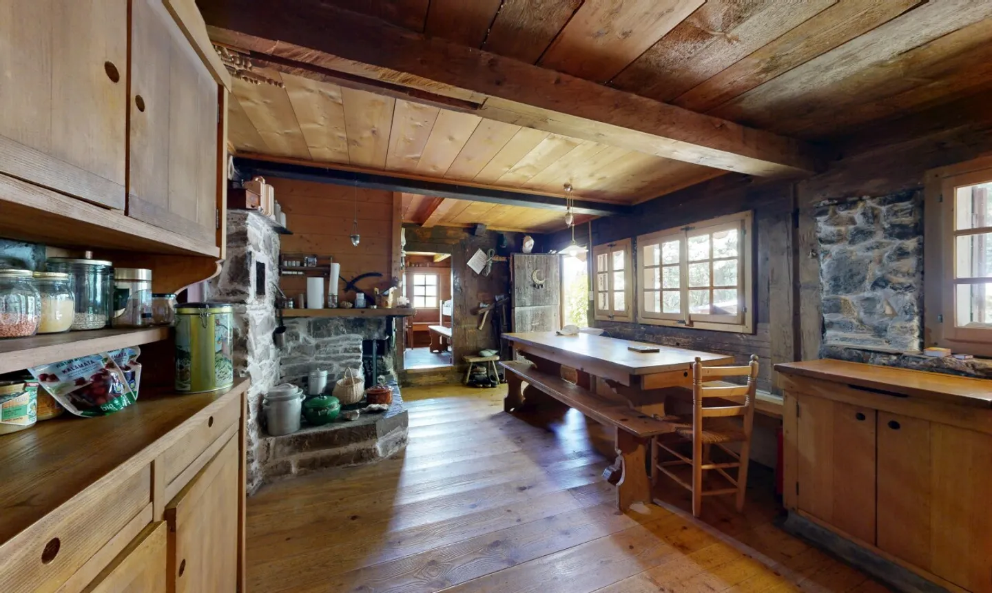 Authentic Alpine Chalet – Total Disconnection and Alpine Charm - Photo 9 of 11