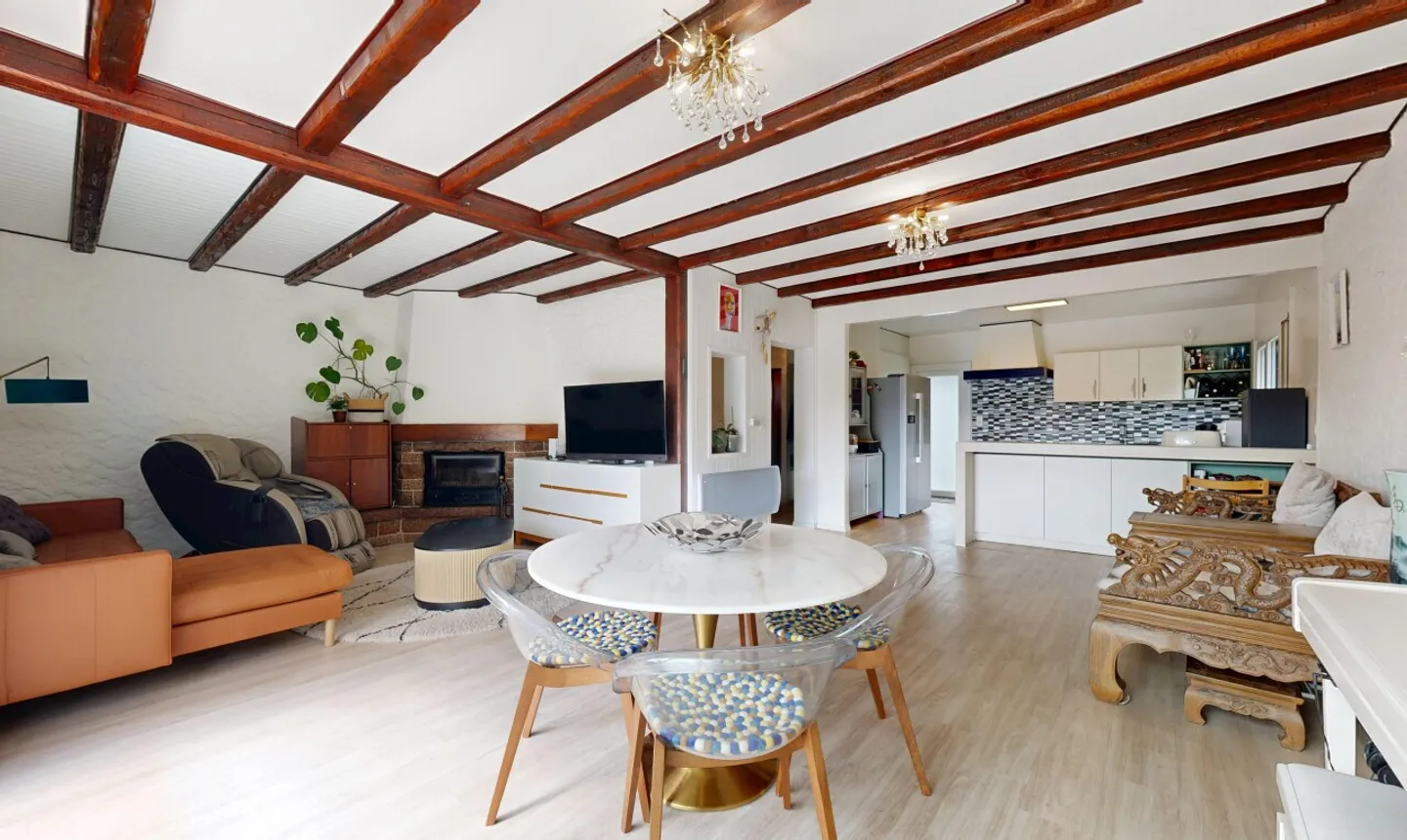 Spaziosa casa a schiera di 7,5 locali idealmente situata a Epalinges - Foto 1 di 13