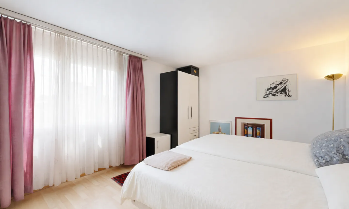 Well-maintained 3.5 room apartment with fireplace and balcony - Photo 7 of 11