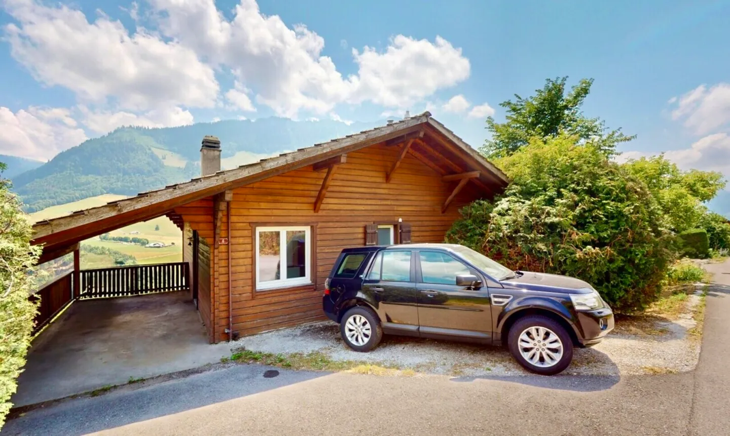 Vista panoramica e fascino autentico: Un chalet da reinventare - Foto 8 di 13