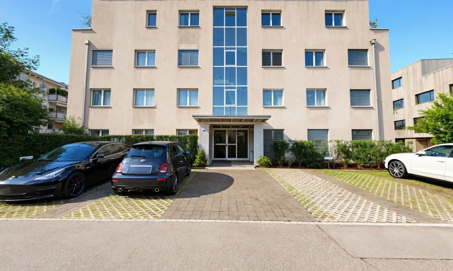 Ampio appartamento di 4,5 locali con loggia in posizione centrale e tranquilla - Foto 1 di 11