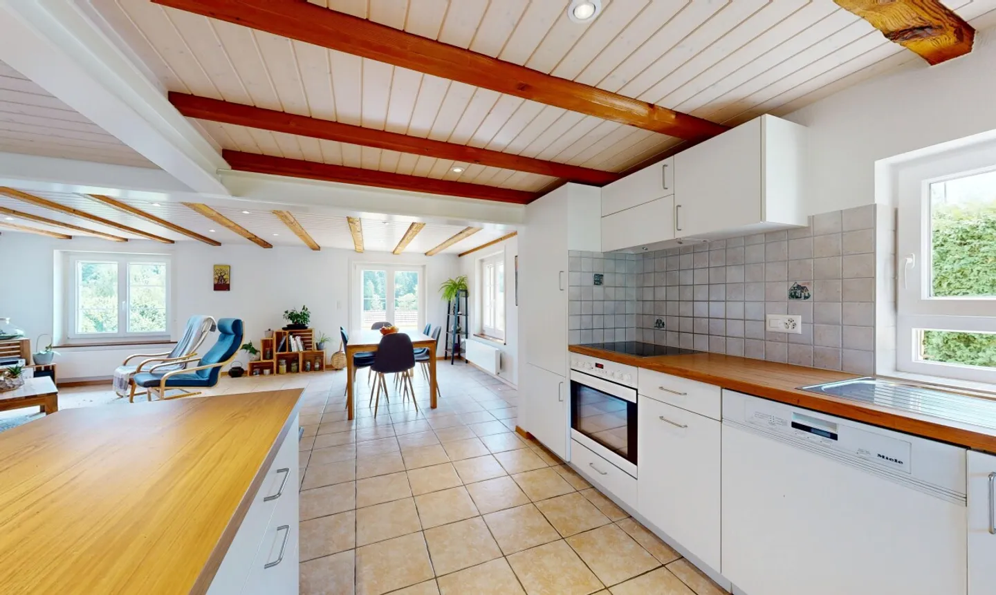 Maison rénovée avec jardin, étang et vue dégagée à 5 min d’Avenches - Photo 10 sur 11