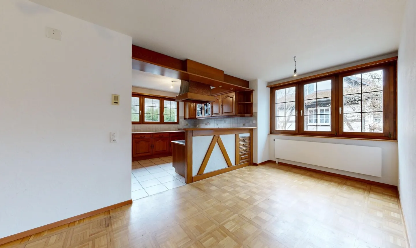 Geräumiges Doppelhaus mit Garten - Foto 2 von 11