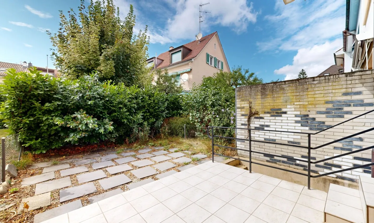 Maison mitoyenne confortable à aménager soi-même dans le quartier de Neubad - Photo 4 sur 11