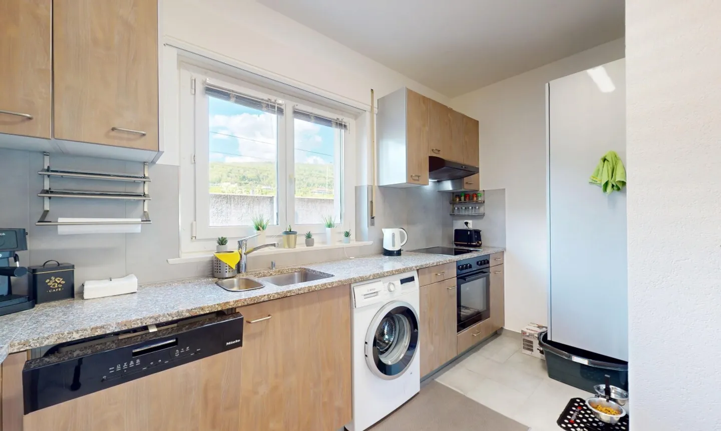 Very nice apartment like new with balcony and garage! - Photo 4 of 13