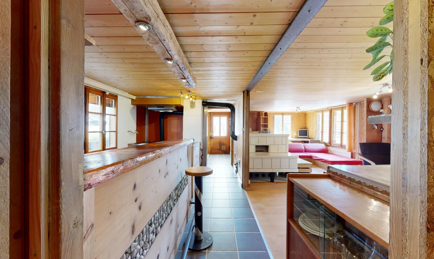 A charming chalet in a green setting - Photo 7 of 11