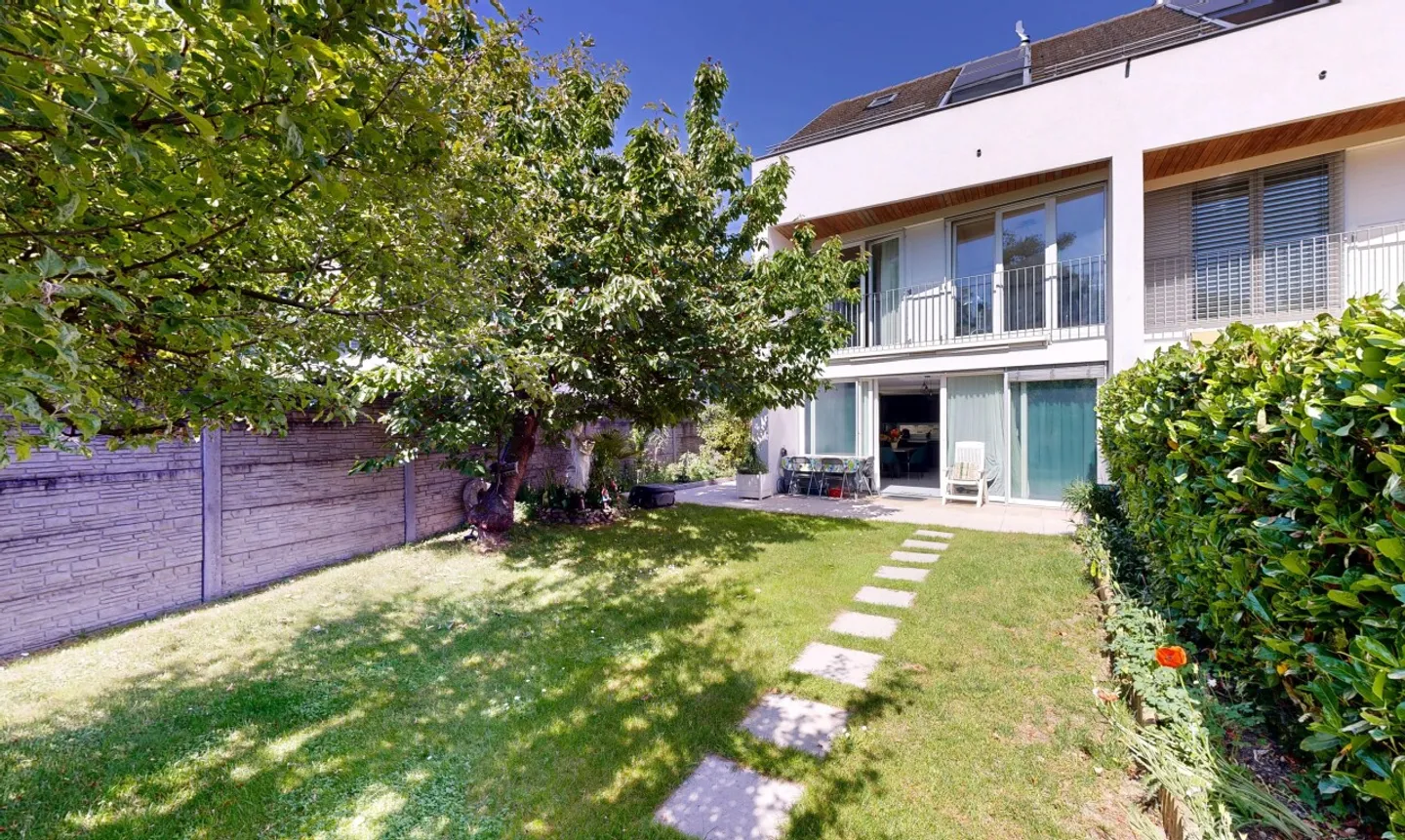 Familienhaus mit Terrassen und schönen Volumen im Herzen von Morges - Foto 1 von 11