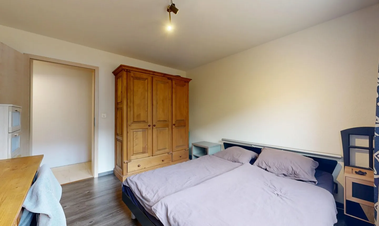 Helle 5,5-Zimmer-Wohnung mit Seeblick und Ruhe in Neuenburg - Foto 11 von 13
