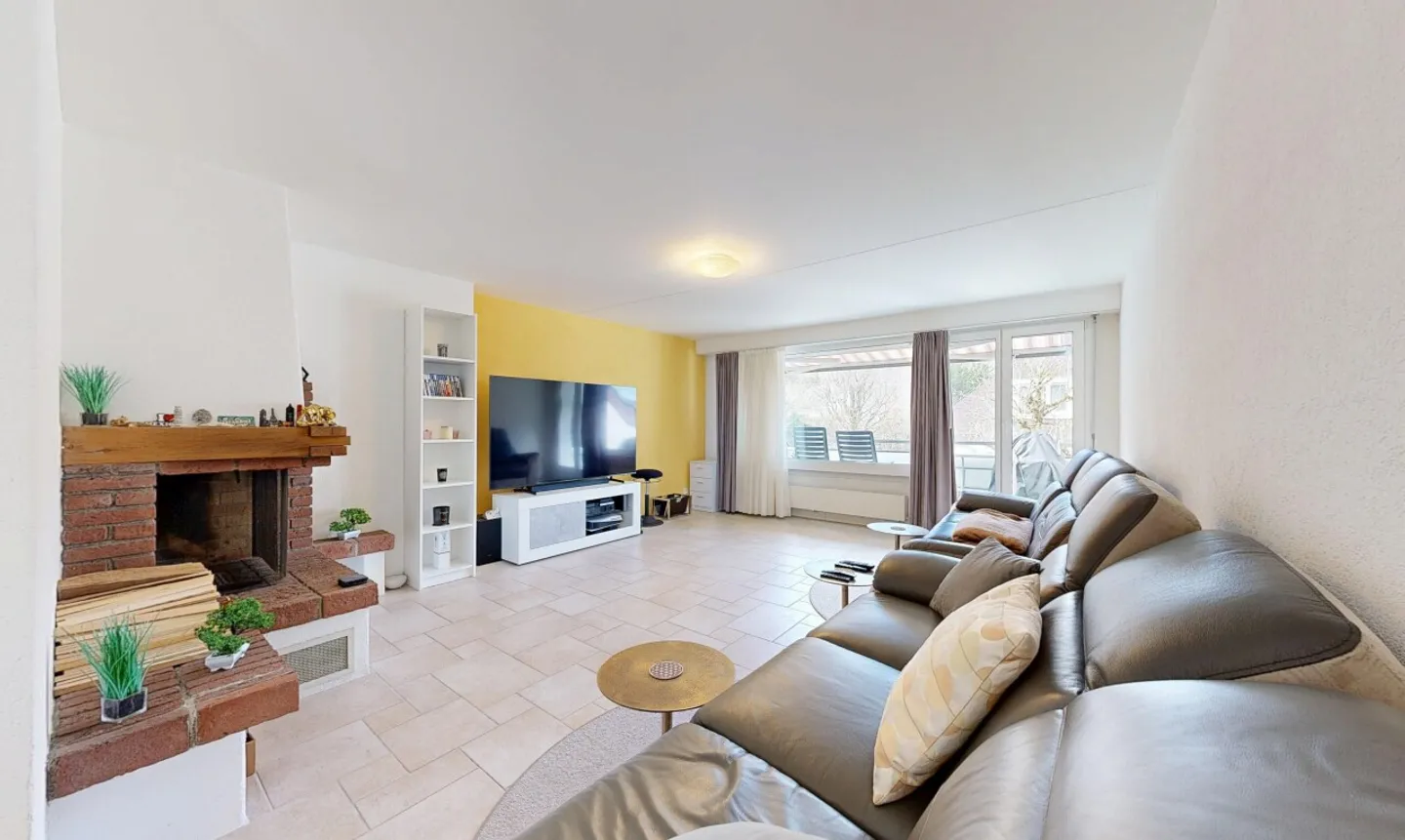 Ampio attico con terrazza e camino - Foto 7 di 11