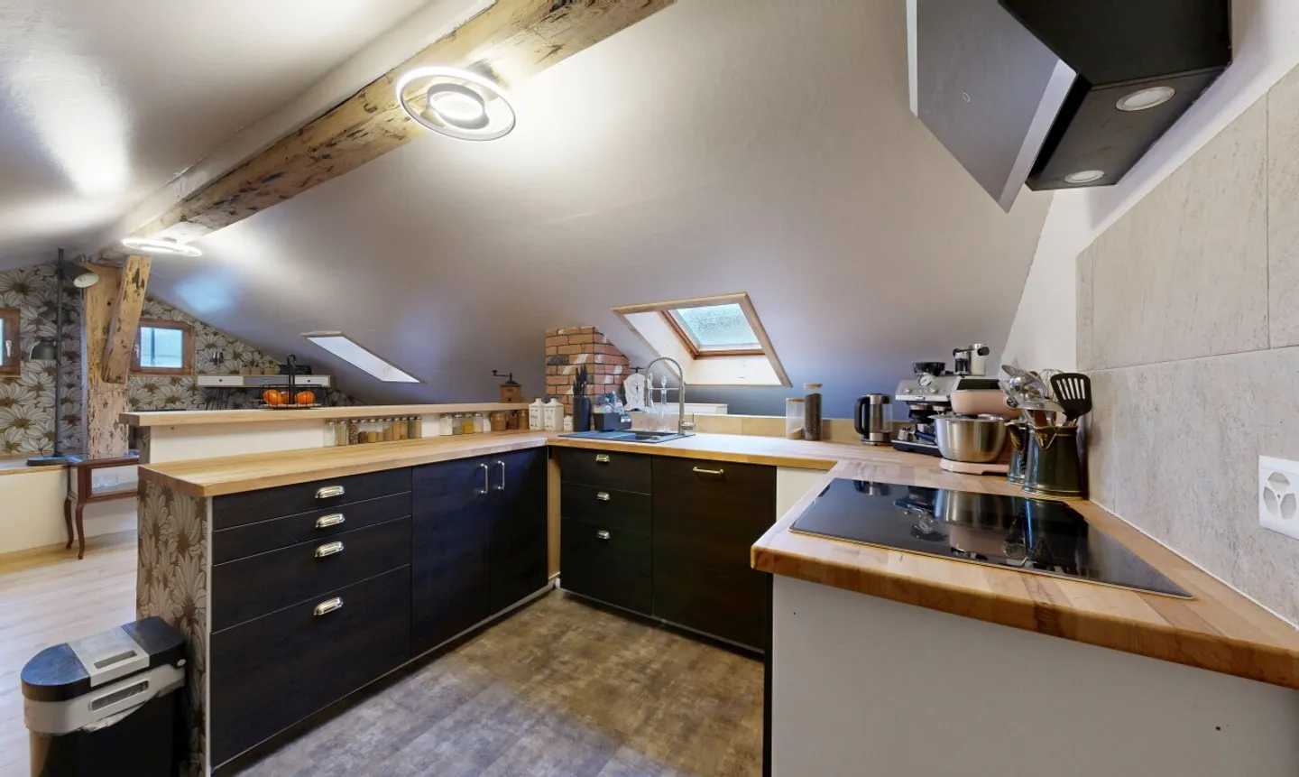 Renovated Family Home with Garden - Photo 8 of 11