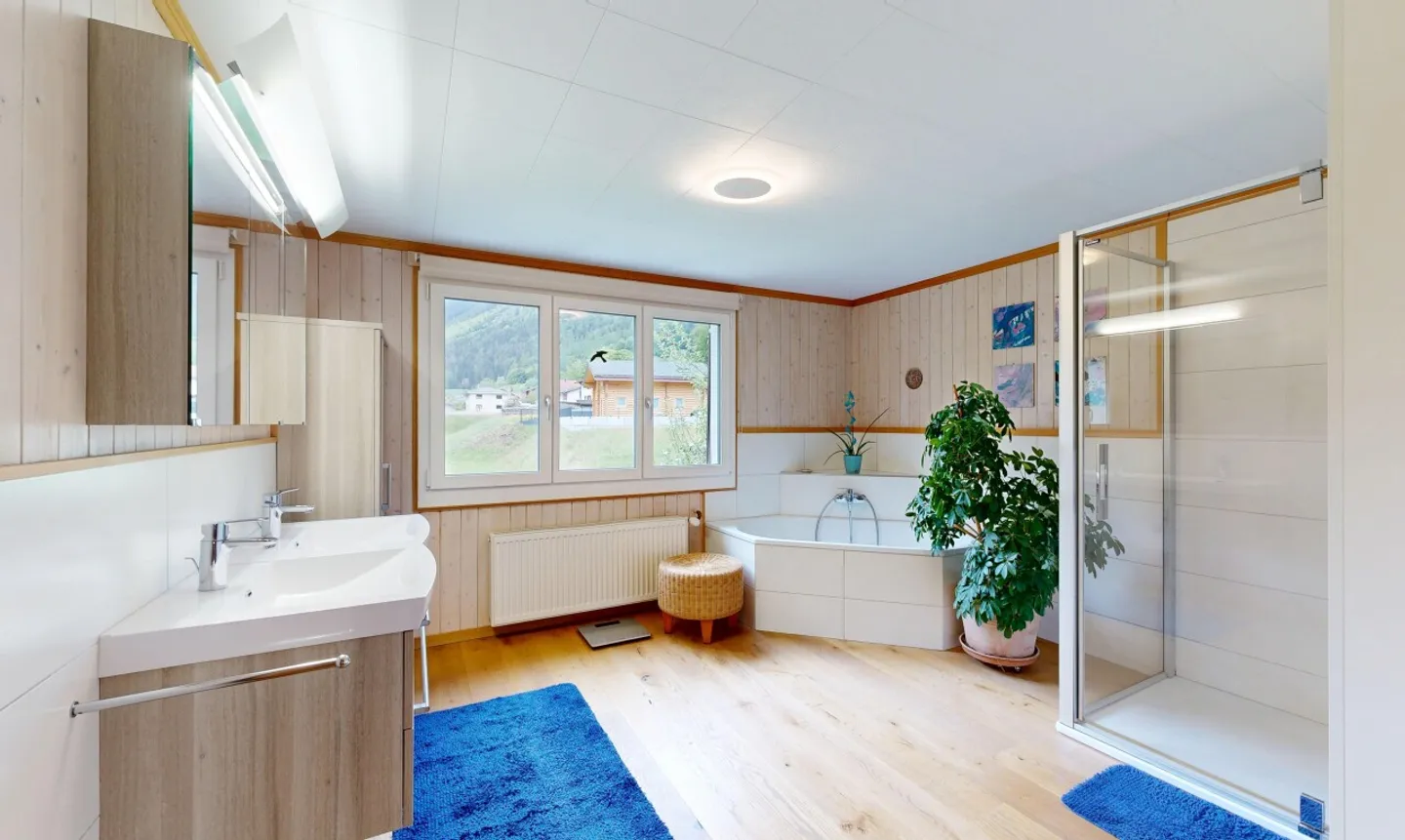 Modernisiertes EFH mit Schopf, Garten und Bergkulisse - Foto 10 von 11