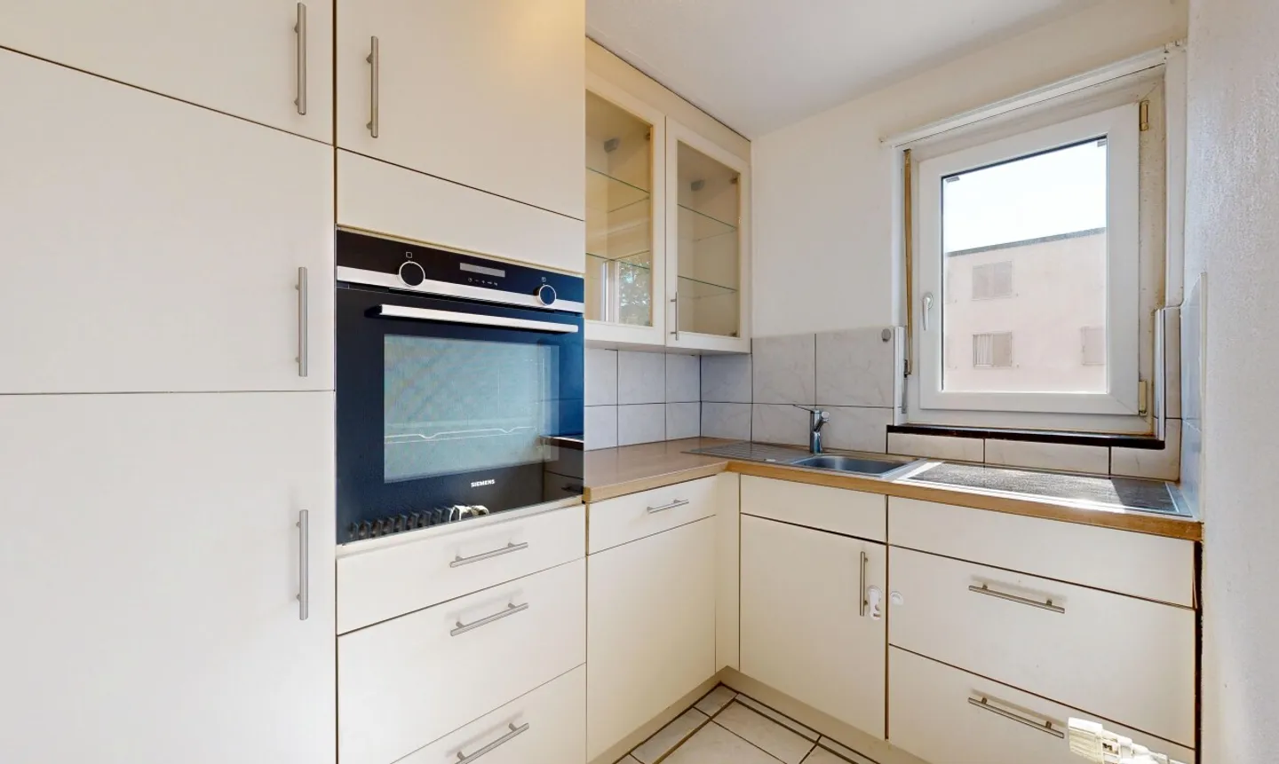 Appartement lumineux de 4,5 pièces avec balcon et vue sur le Rhin à Stein AG - Photo 10 sur 11
