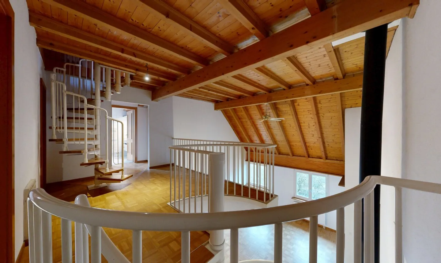 Geräumiges Doppelhaus mit Garten - Foto 7 von 11