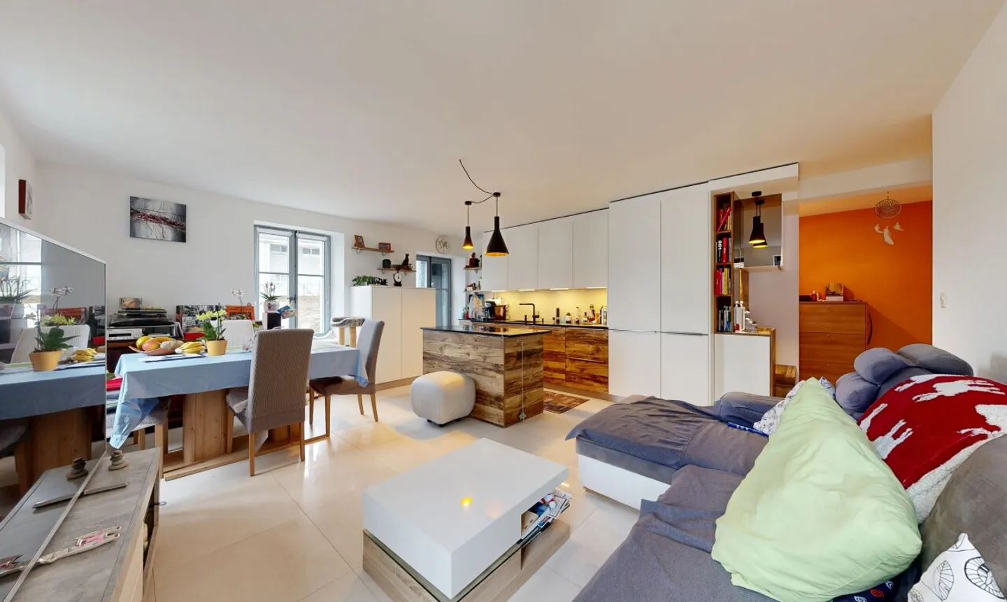 Ampio appartamento luminoso di 5 stanze di 97 m² nel cuore di La Plaine - Foto 5 di 11