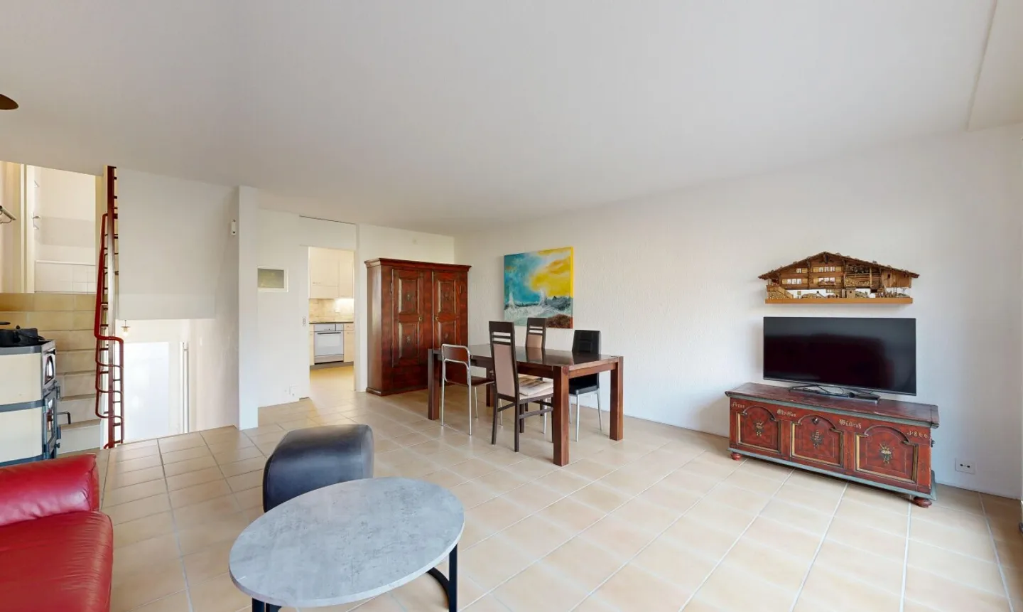 Casa a schiera affascinante con 4,5 stanze e possibilità di espansione - Foto 4 di 11