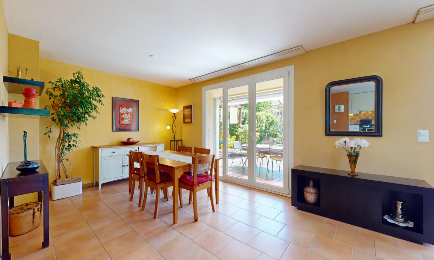 Peaceful neighborhood located on the edge of a forest - Photo 9 of 13