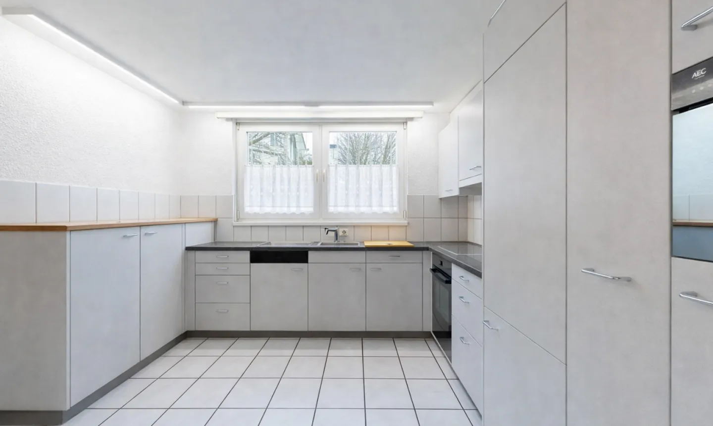 Casa a schiera di 6 stanze adatta alle famiglie a Bassersdorf - Foto 4 di 11