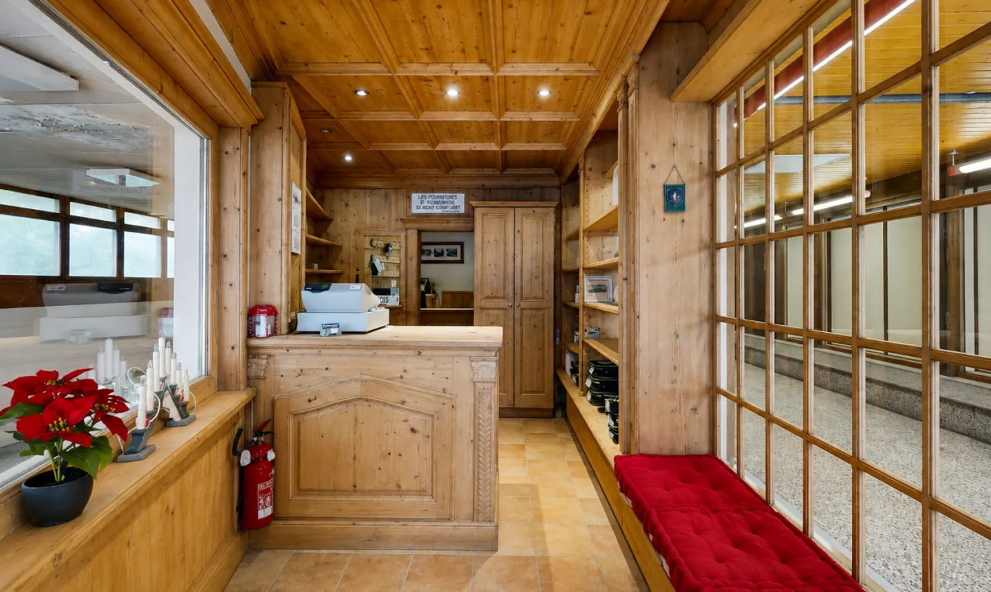 Commercial space ideally located in the heart of Crans-Montana - Photo 1 of 11
