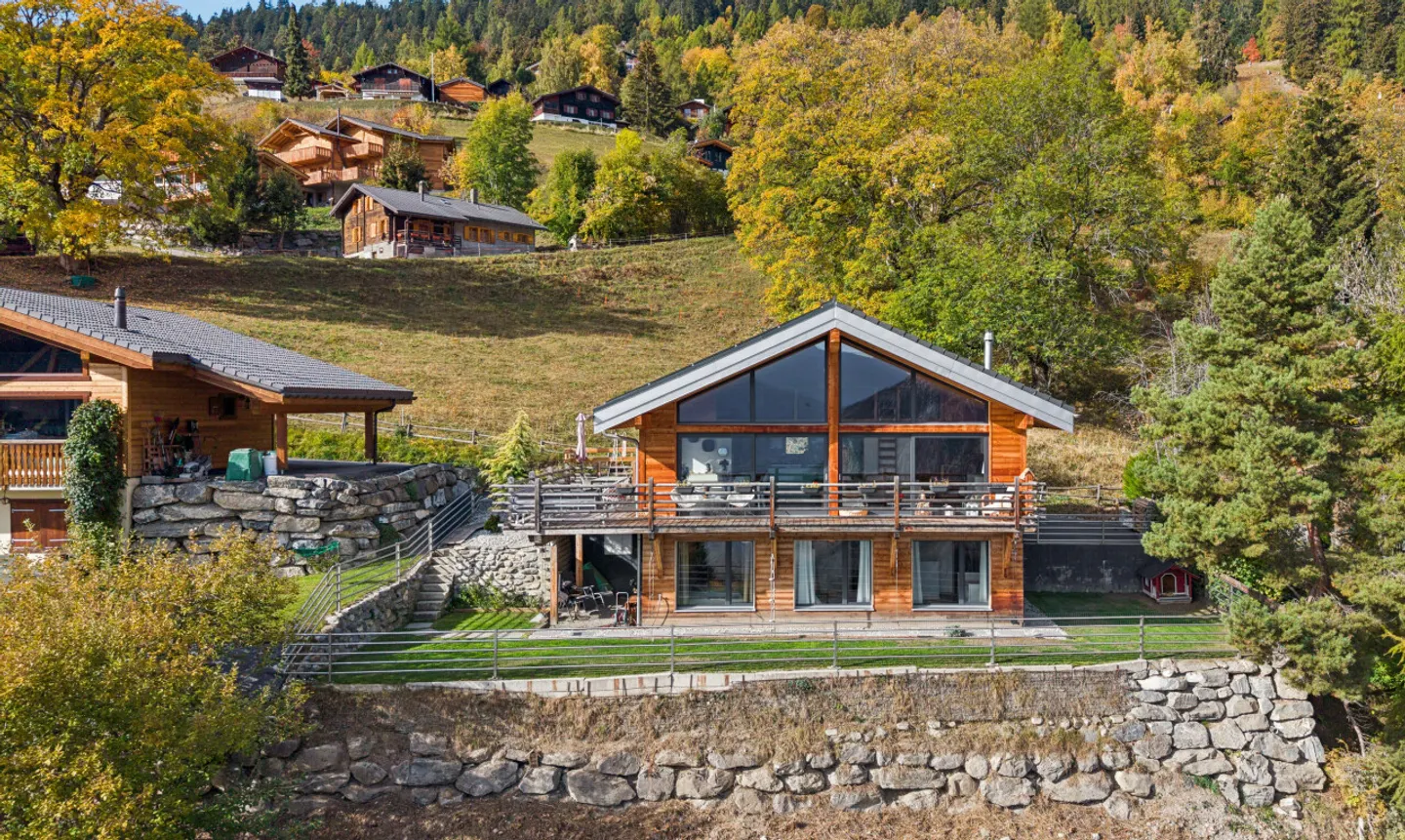Superbe Chalet avec photovoltaïque 5.5 aux Mayens-de-Chamoson - Photo 1 sur 11