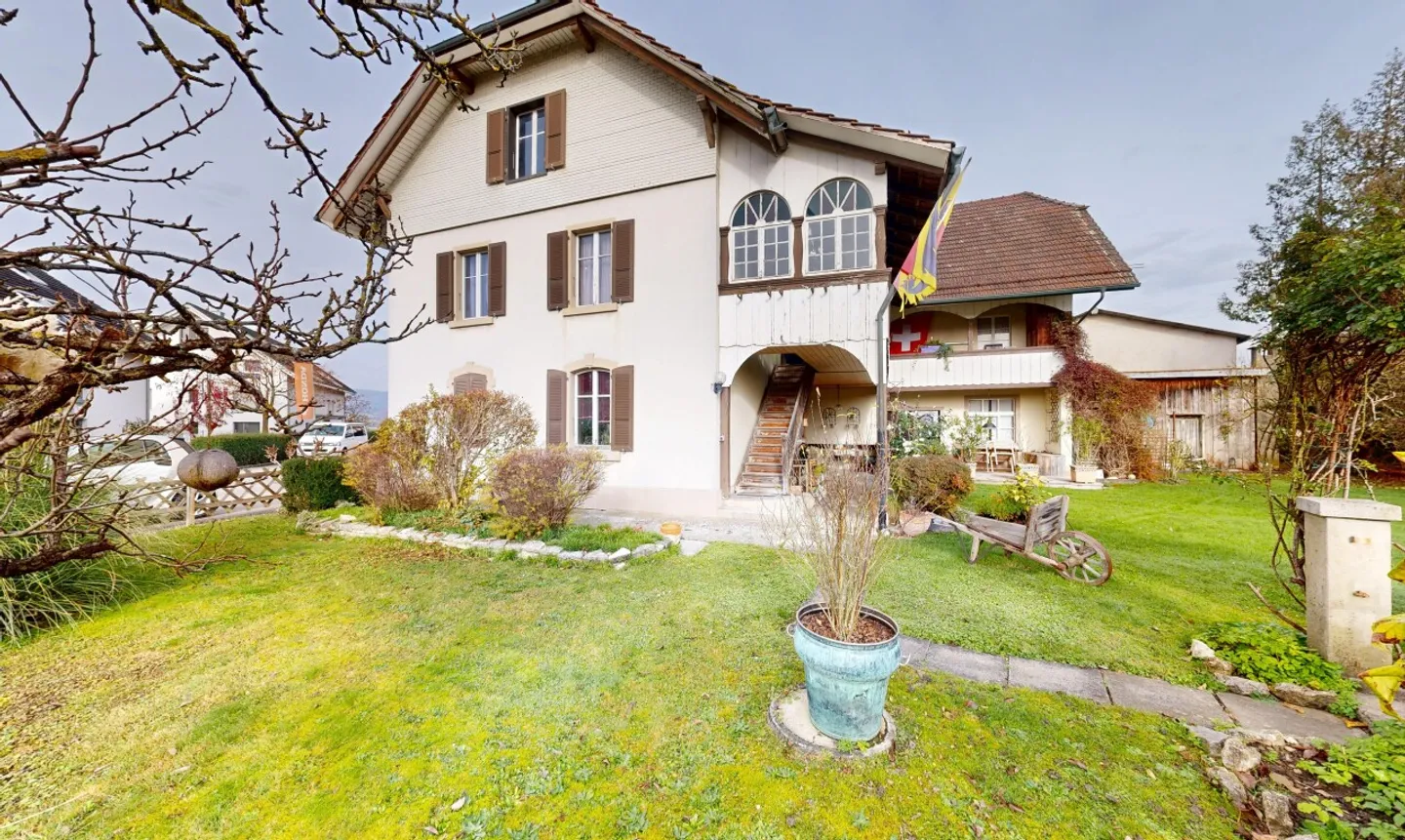 Affascinante casa bifamiliare con potenziale a Kappelen - Foto 1 di 11