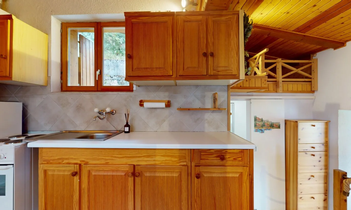 Chalet semi-indipendente affascinante con terreno e terrazza - Foto 10 di 11