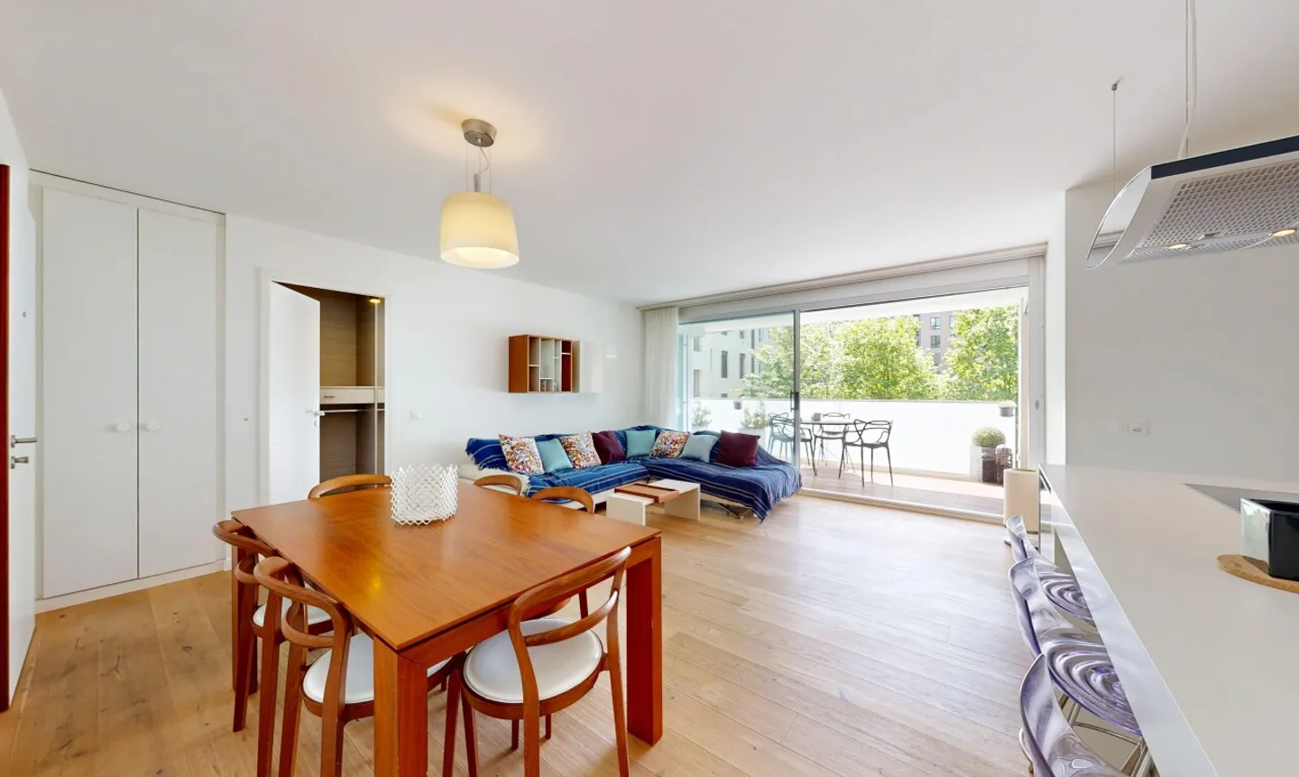 Garden Apartment in Quiet Area - Photo 3 of 11