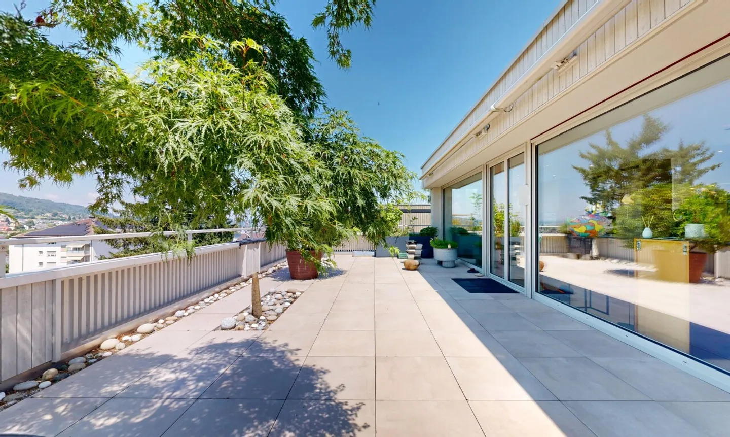Appartement Attique Stylé avec Terrasse - Photo 8 sur 11