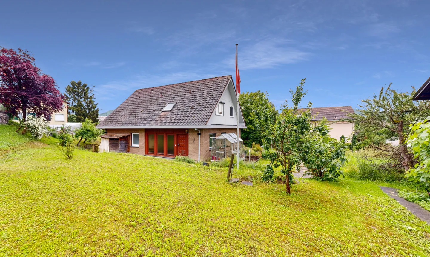 Charming single-family home with garden idyll and plenty of space in Magden - Photo 12 of 13