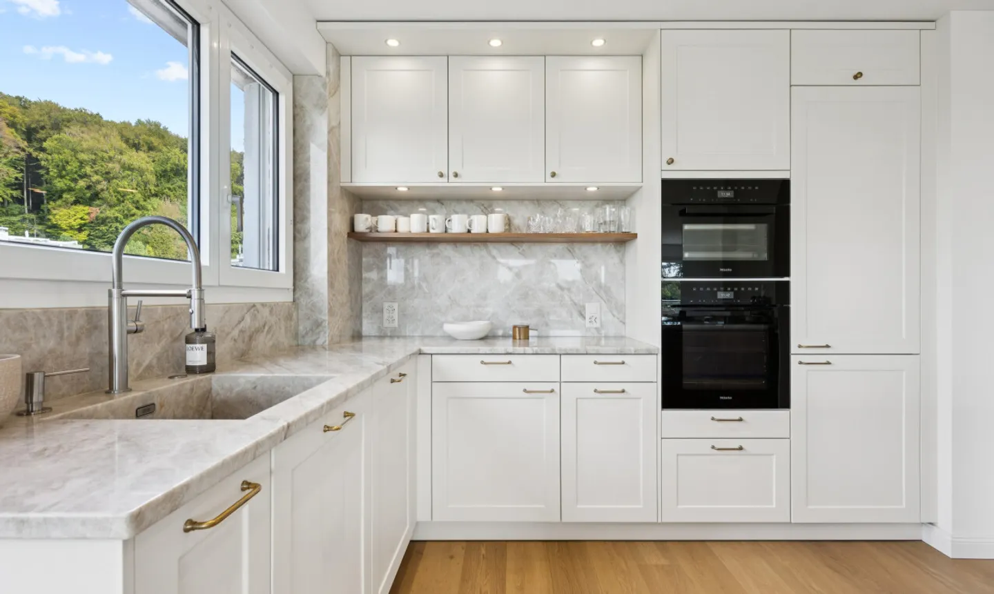 Appartement exclusif de 4,5 pièces avec vue panoramique dégagée - Photo 7 sur 11