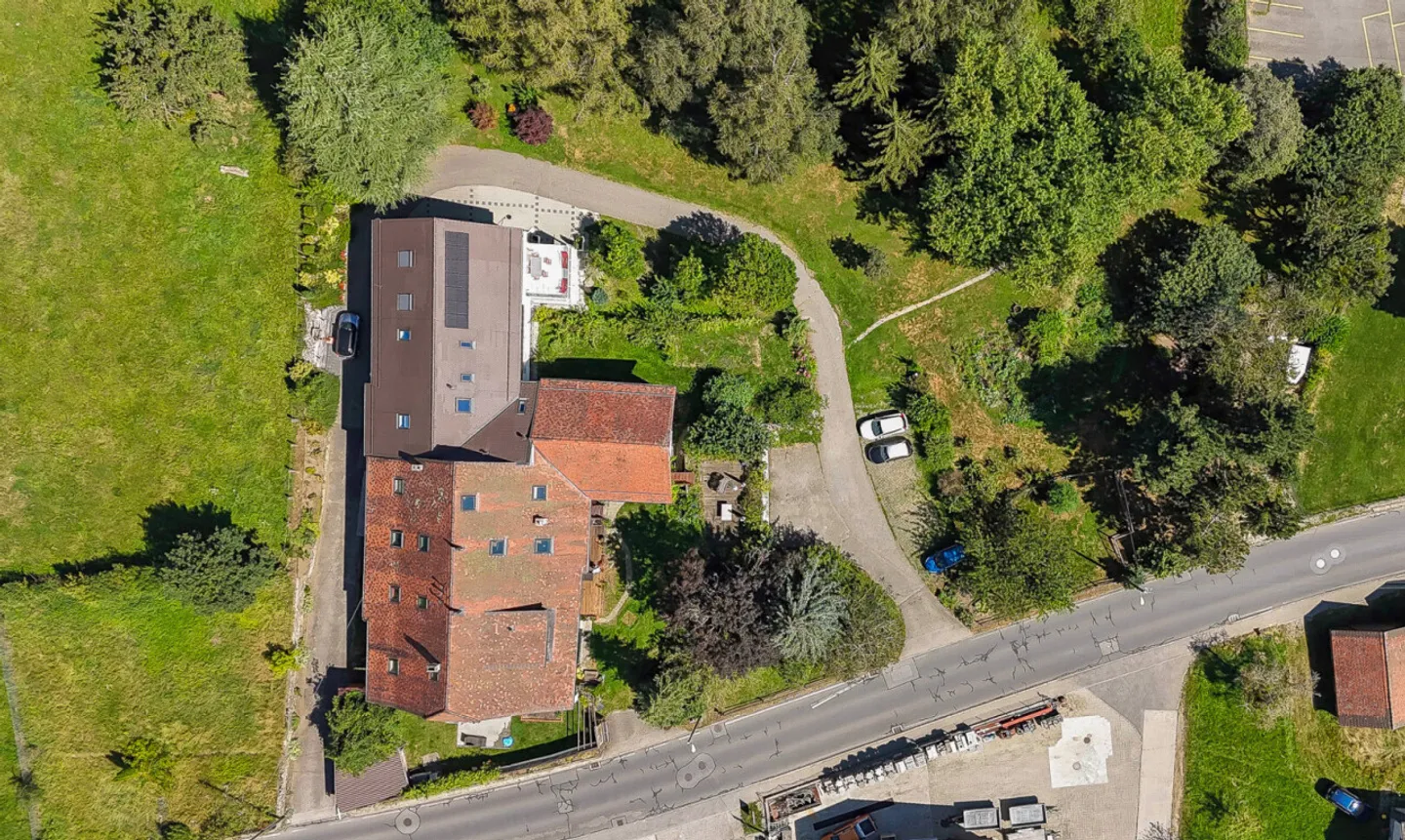 DUPLEX AFFASCINANTE CON GRANDE POTENZIALE DI SVILUPPO A SOTTENS - Foto 9 di 13