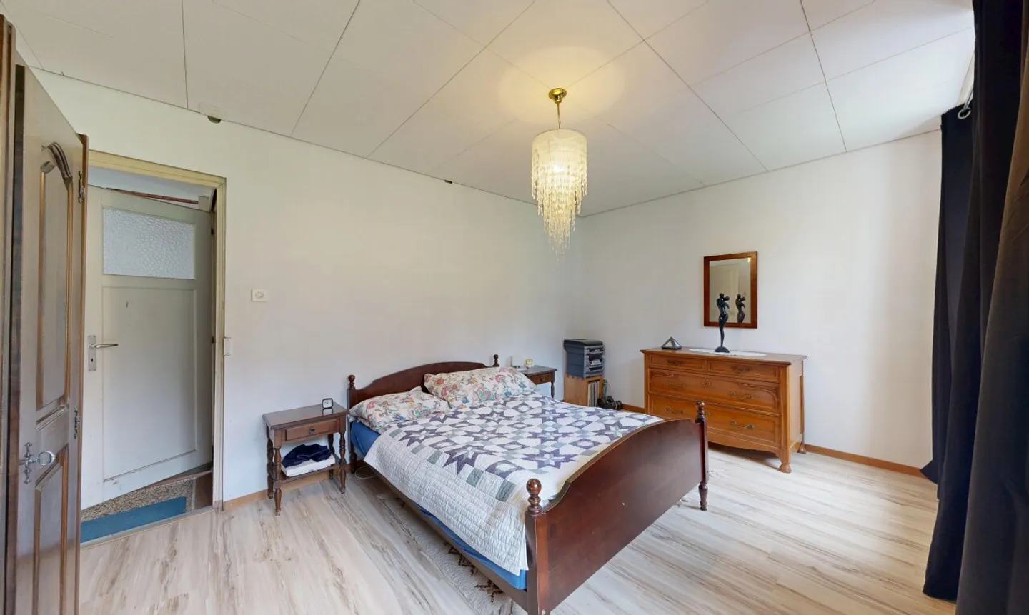 180m² Villa in Locle: Great Potential and Stunning Nature View - Photo 10 of 11