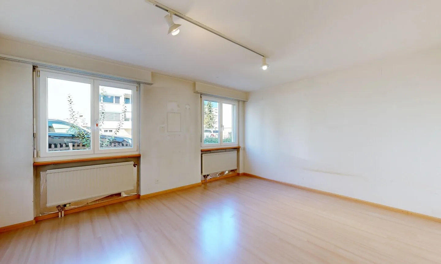 Accogliente appartamento con giardino, garage e due posti auto esterni - Foto 5 di 11