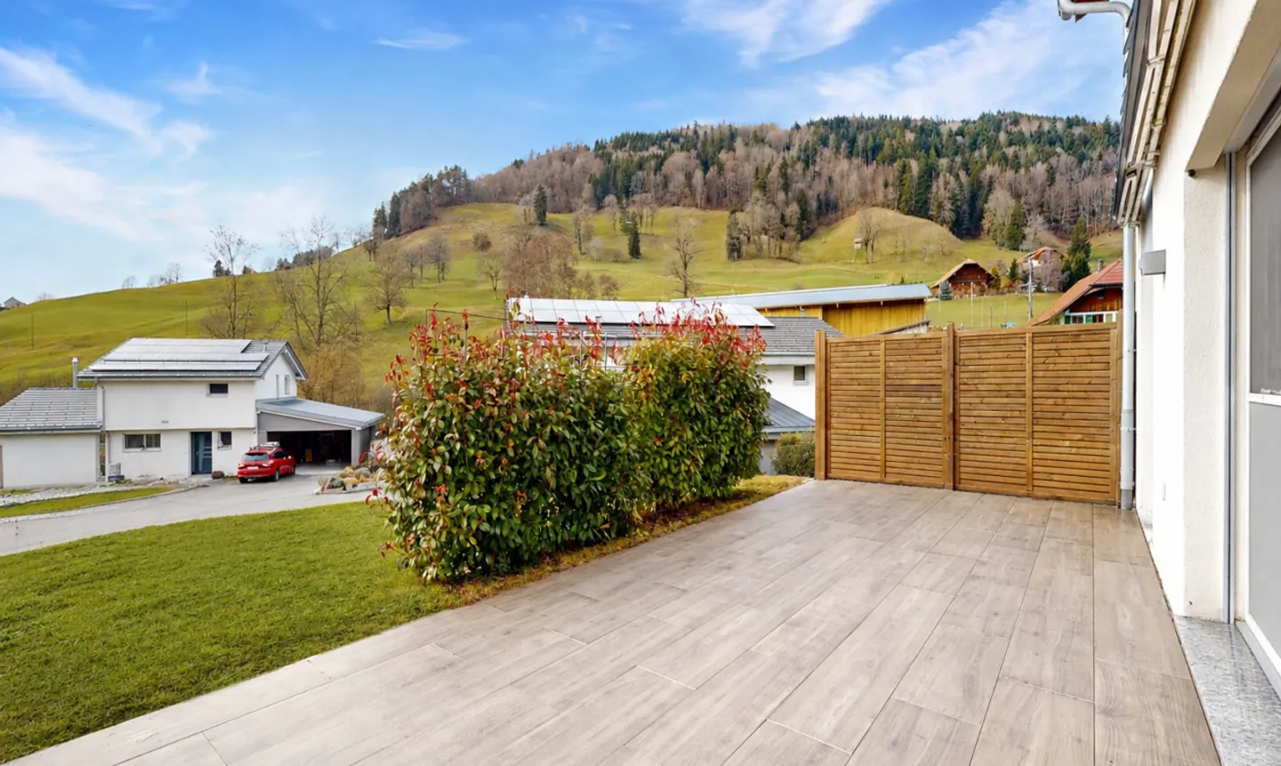 La tua villa indipendente con giardino a La Roche - Foto 3 di 11