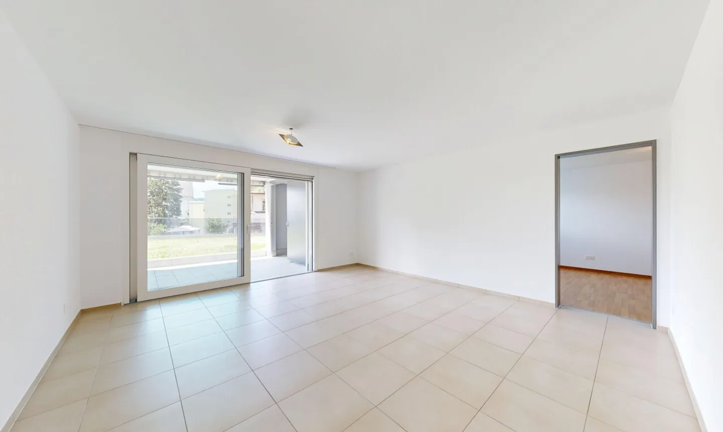 Gepflegte 3.5-Zimmerwohnung mit sonnigem Sitzplatz - Foto 3 di 11