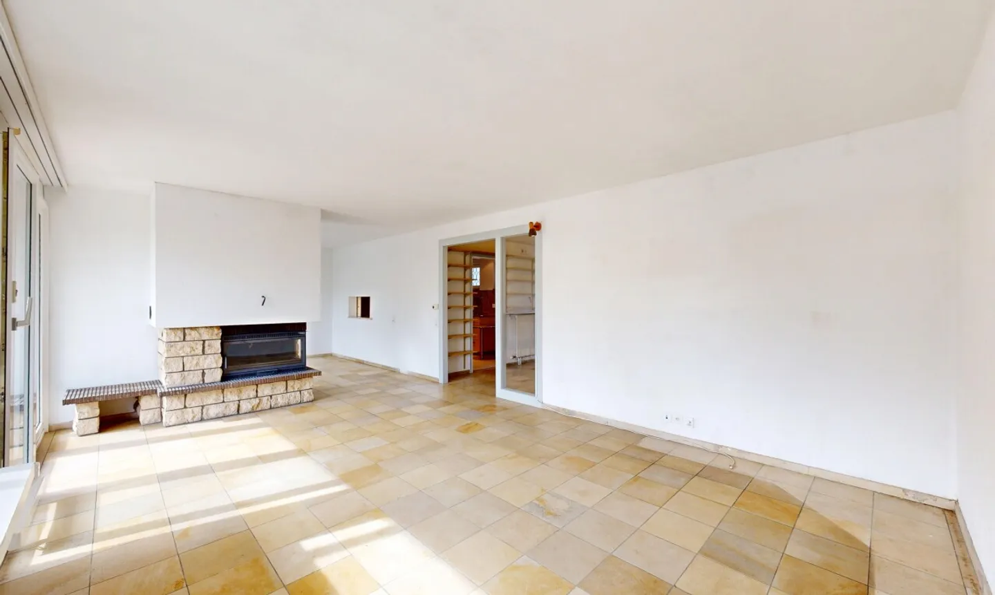 Charming terraced house with garden in family-friendly location - Photo 8 of 13