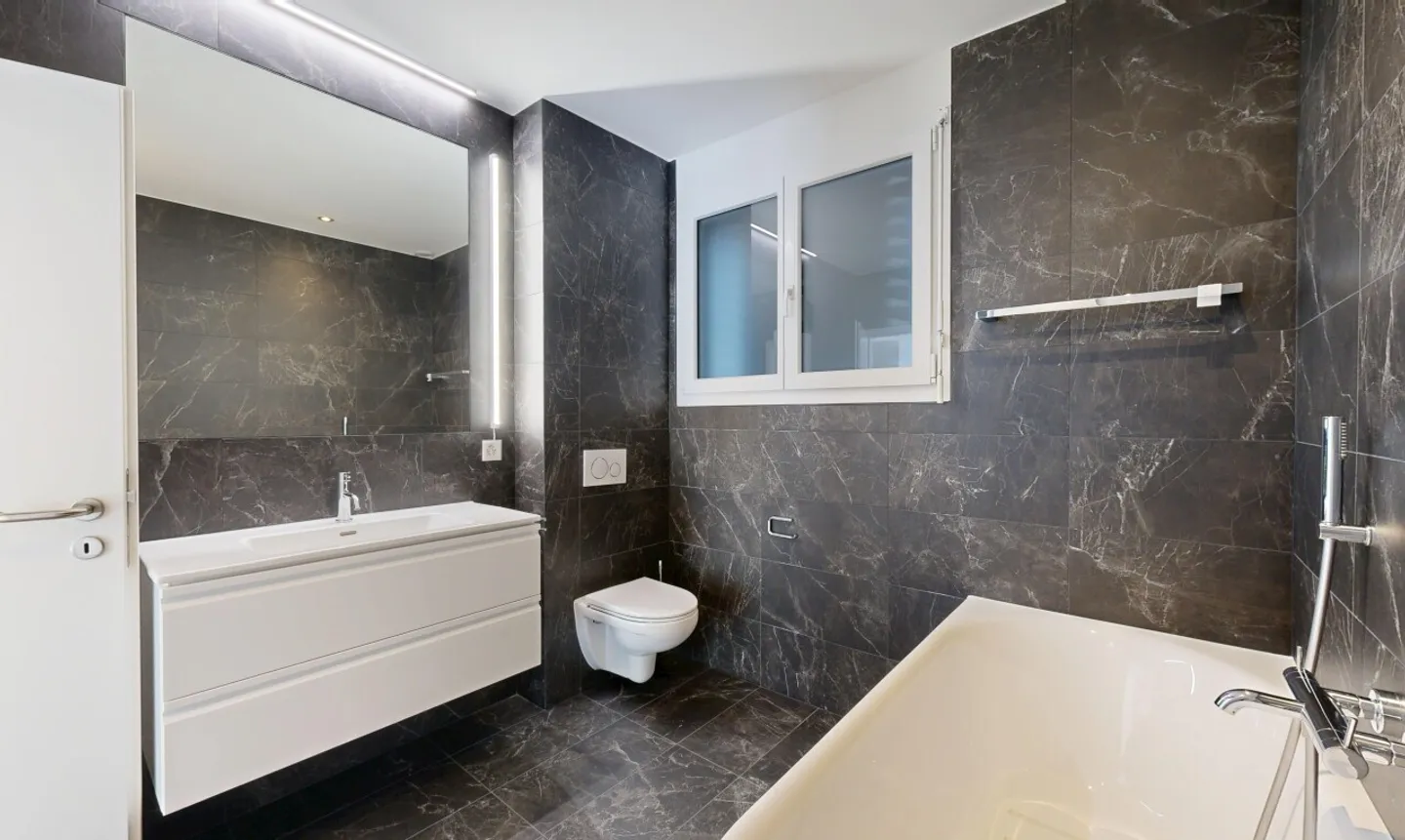 Exceptional penthouse with large terrace in Sion - Photo 7 of 11