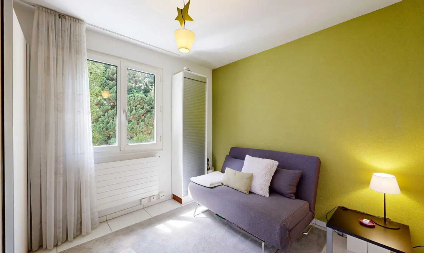 Detached Family Home with Garden - Photo 7 of 11