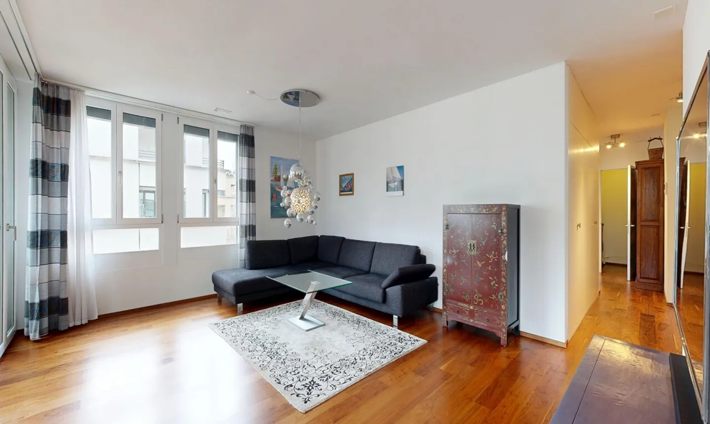 Appartamento moderno di 3,5 locali con balcone ovest e due posti auto in garage sotterraneo - Foto 4 di 11