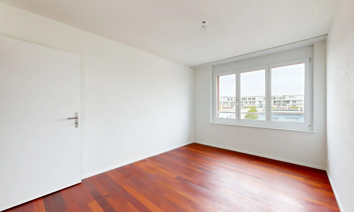 Light, Space & Living Comfort – Spacious 4.5-Room Apartment - Photo 10 of 11