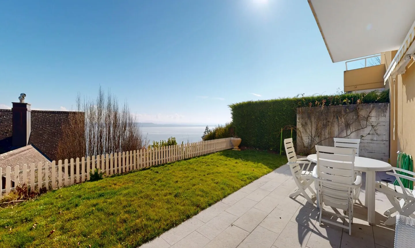 Magnifique villa mitoyenne avec vue sur le lac - Foto 2 von 11