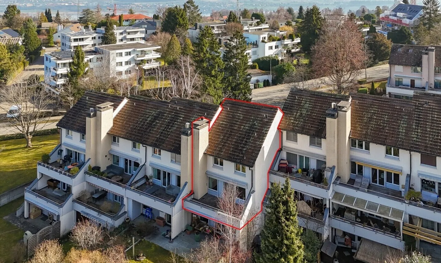 Einfamilienhaus-Feeling in Ebmatingen – Maisonette über drei Etagen - Foto 1 di 11
