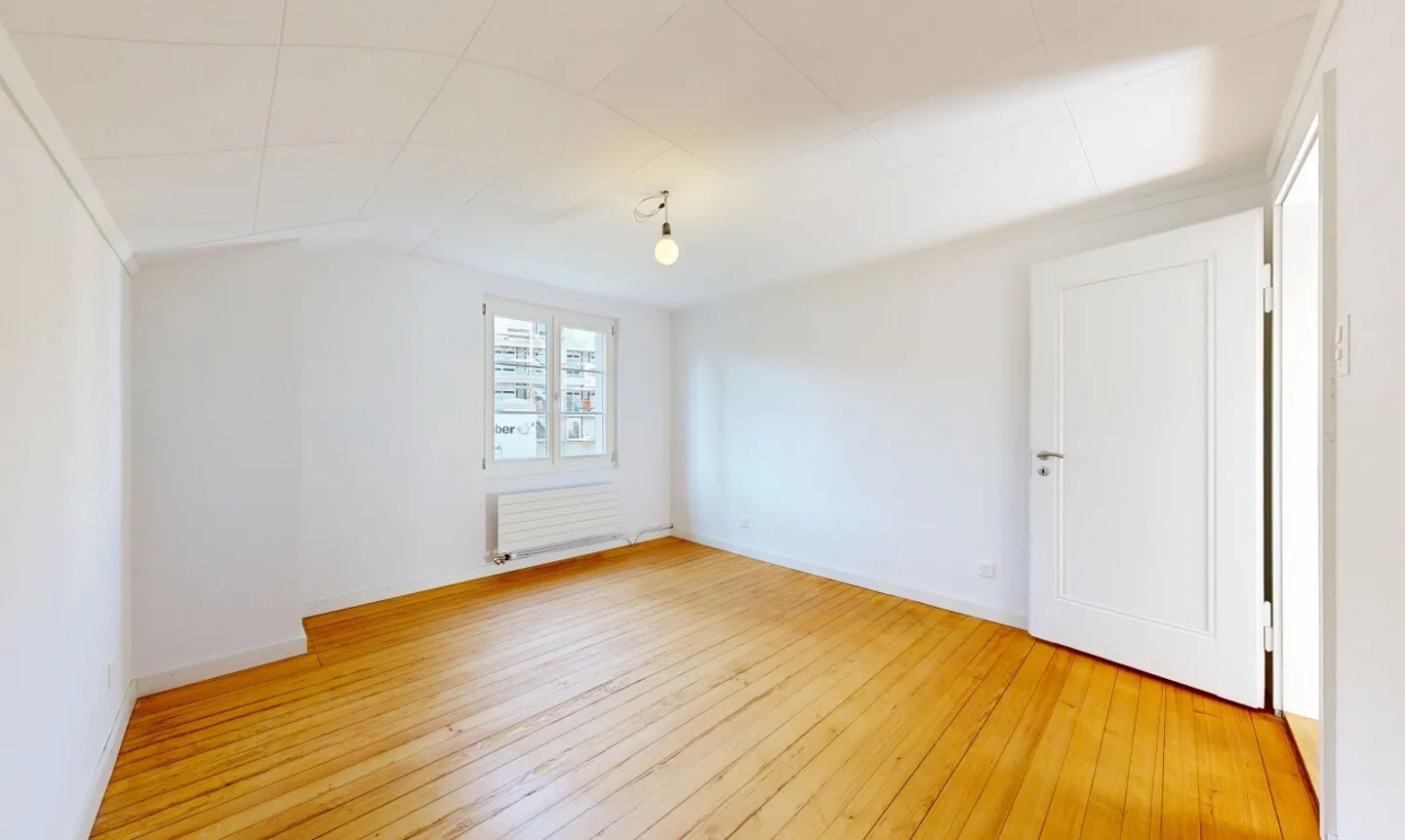 Grosszügiges Einfamilienhaus mit Garten im Zentrum - Photo 9 of 11