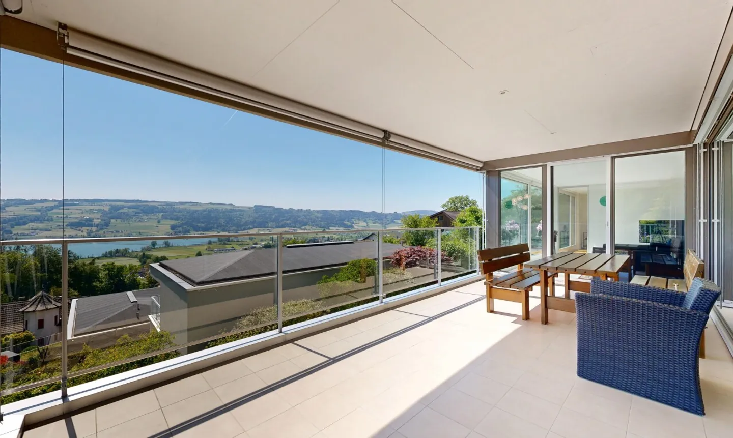 Modernes Einfamilienhaus mit Seesicht, Terrasse &amp; viel Komfort - Photo 3 sur 13