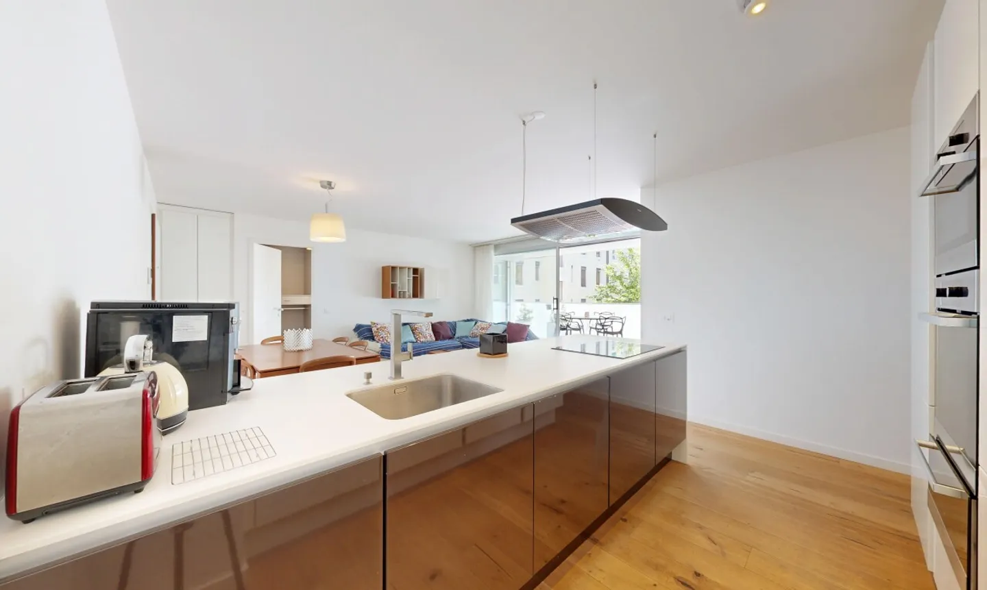 Garden Apartment in Quiet Area - Photo 5 of 11