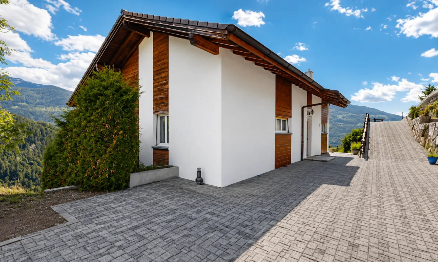 Magnificent property with panoramic view in Mase - Photo 3 of 11