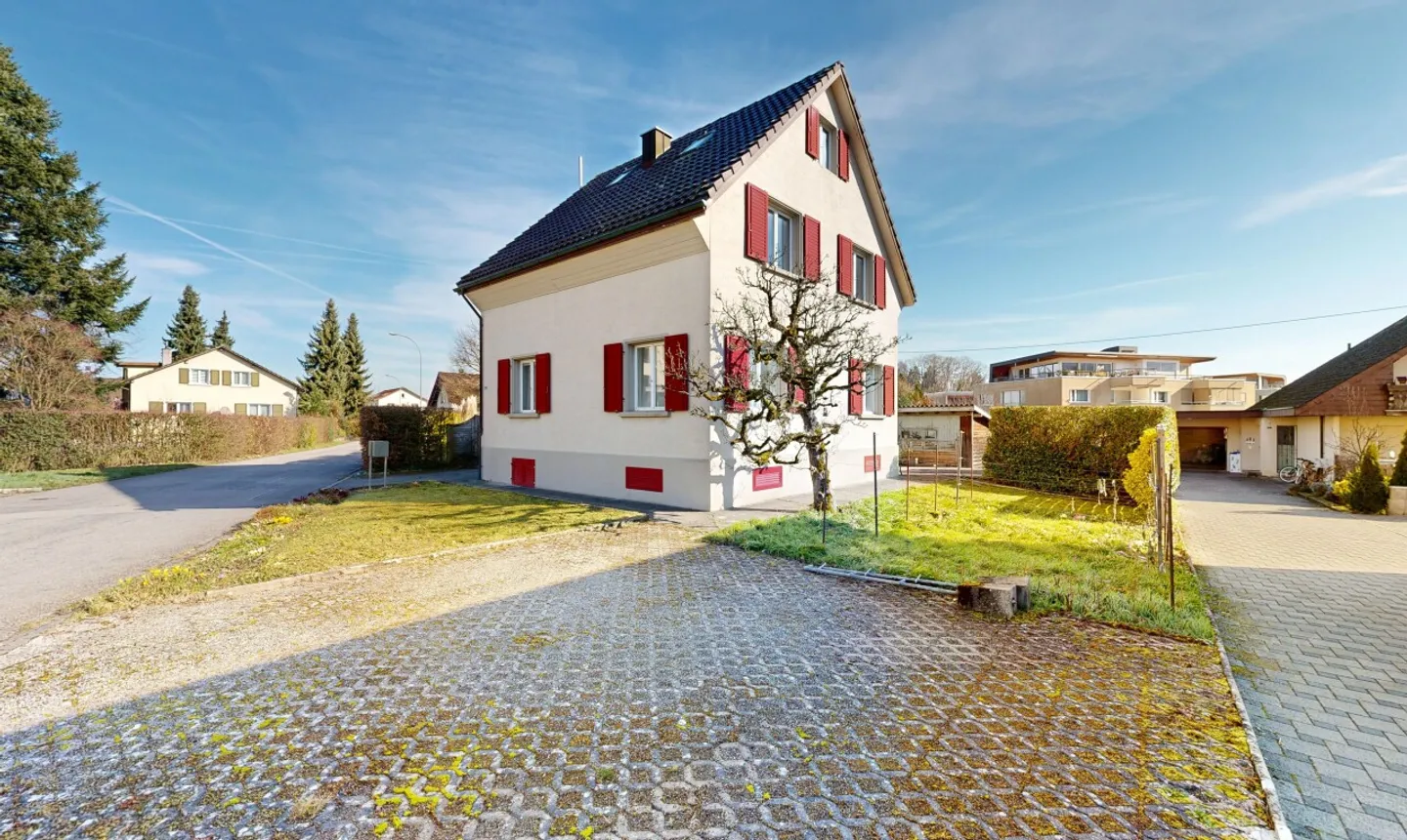 Incantevole casa unifamiliare di 4 stanze con potenziale di ampliamento su un terreno di 732m2 - Foto 1 di 11