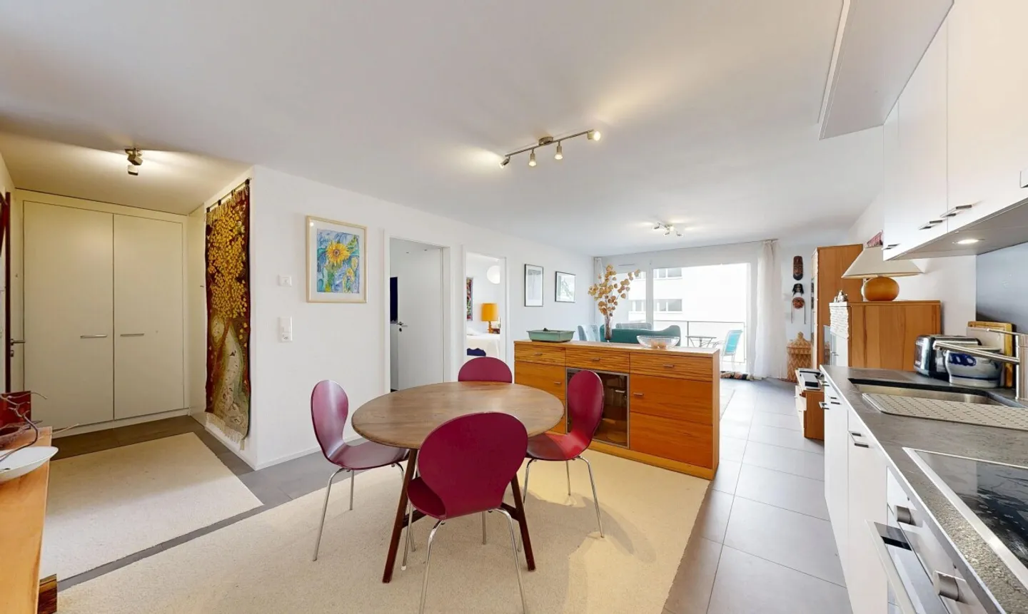Modernes Apartment mit Balkon - Foto 5 von 11