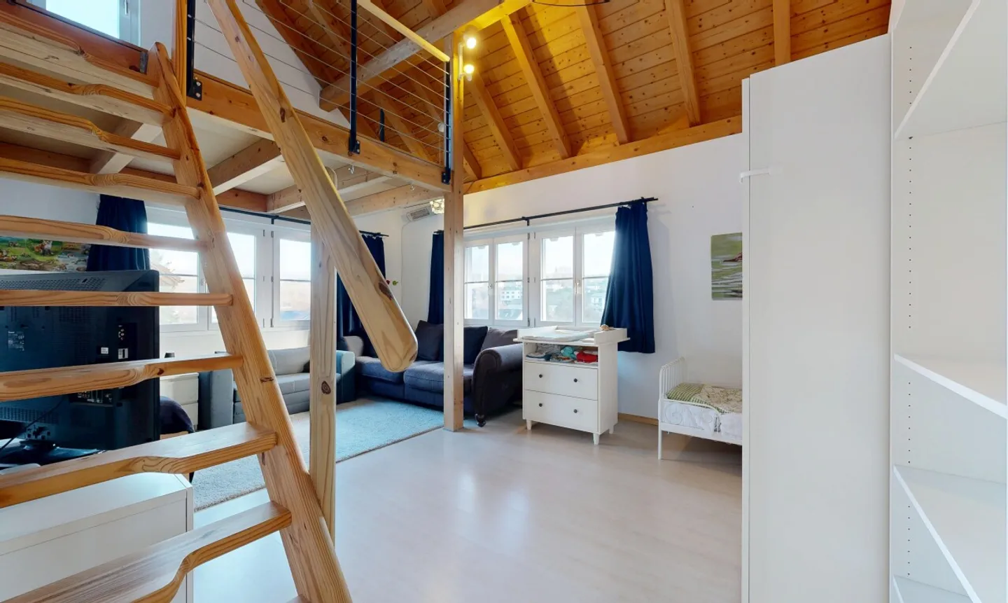 Geräumiges Familienhaus mit Aussicht - Foto 5 von 11